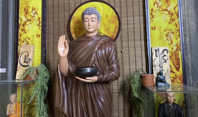 Tượng Phật Huỳnh Hào