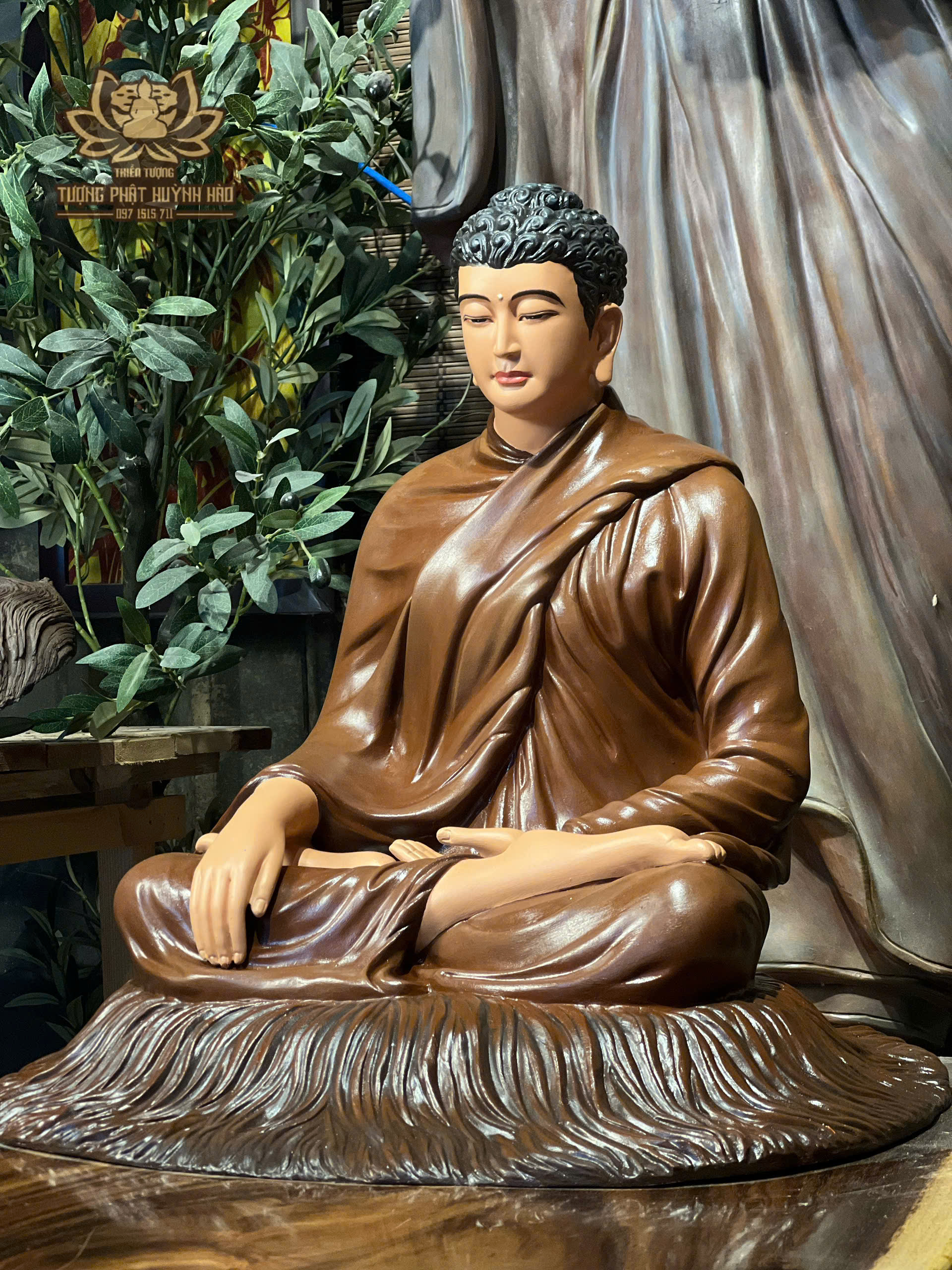 Tượng Phật Ấn Địa Xúc