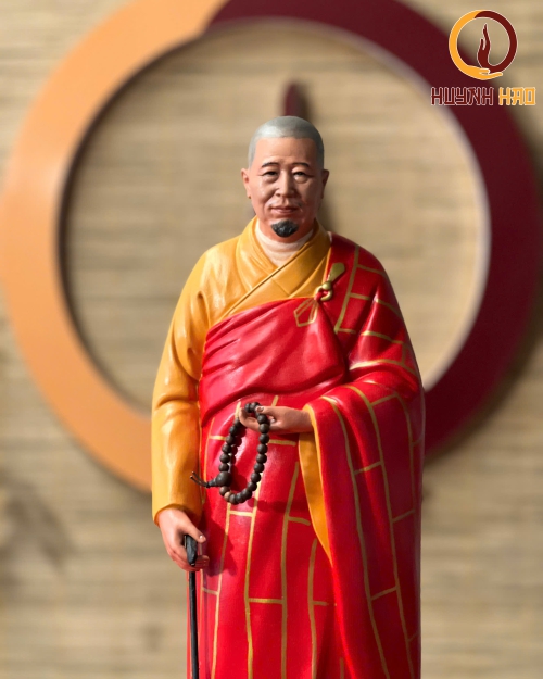 Tượng Hòa thượng Tuyên Hóa