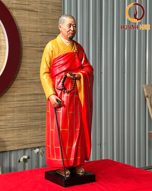 Tượng Hòa thượng Tuyên Hóa